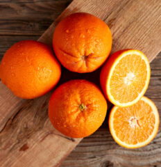 Ekologiczne pomarańcze soczyste z Sycylii