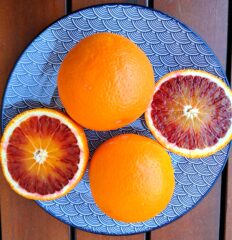 Ekologiczne czerwone pomarańcze Moro